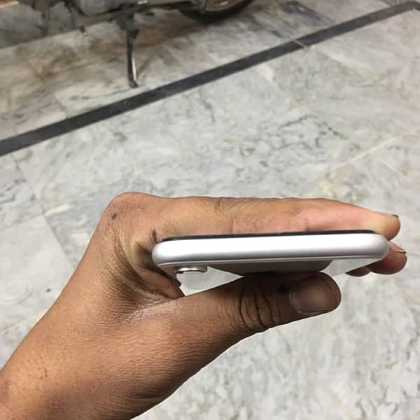 iPhone XR all ohk no any fault non pta 64 gb Face ID ohk True Tone ohk 7