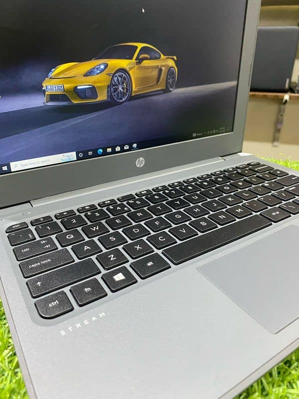 HP Stream 11 g4  Intel 4th generation -4 gb ram - 128 gb ssd laptop 1