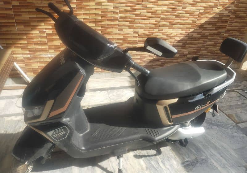 EVEE Electric Scooty Gen Z 2