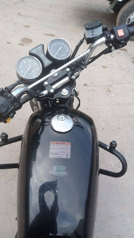 suzuki  150 bik spcial addition very good nd ginone condition 0