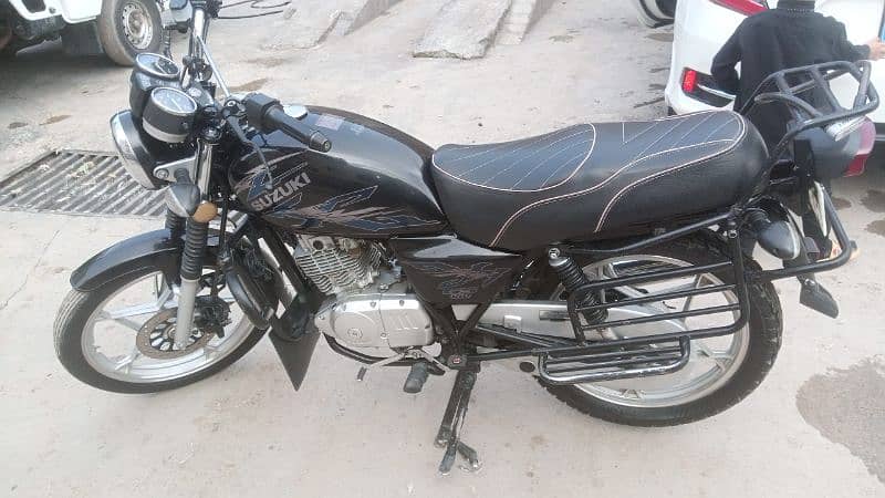 suzuki  150 bik spcial addition very good nd ginone condition 9