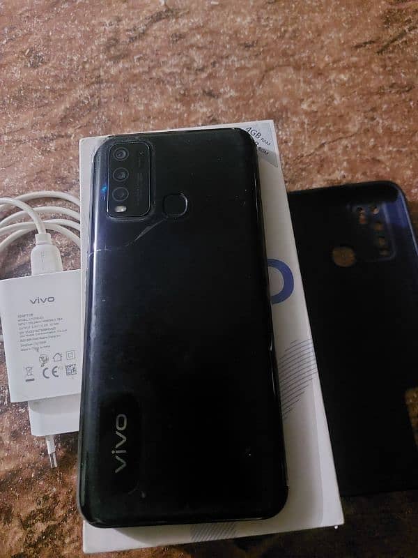 vivo y30 4gb 128gb offical pta Emerald black 2