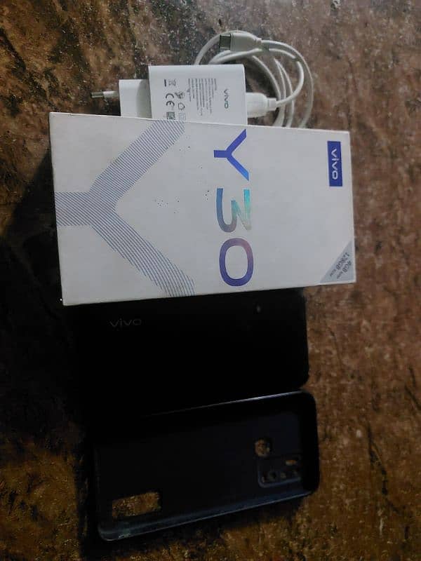 vivo y30 4gb 128gb offical pta Emerald black 5