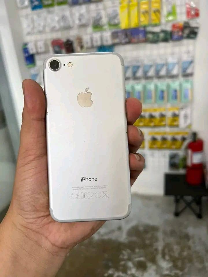 Apple iPhone 7 4