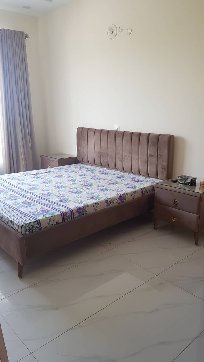 King size bed with mattress 2