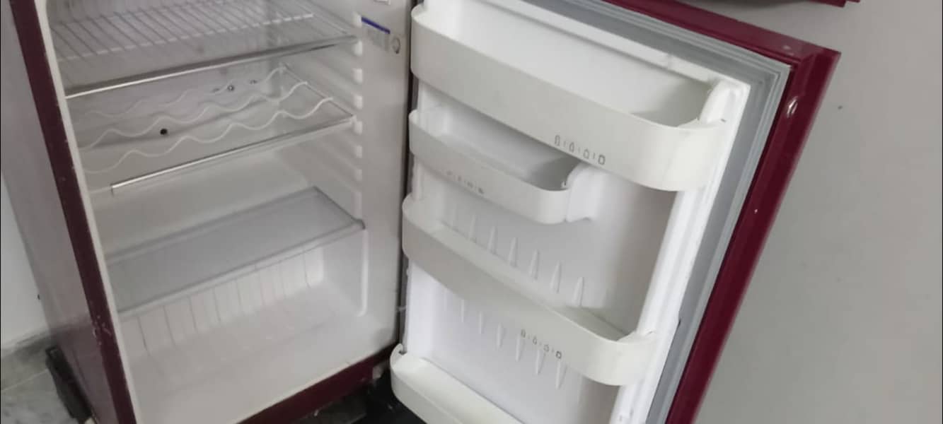 Orient refrigerator/ fridge for sale 3