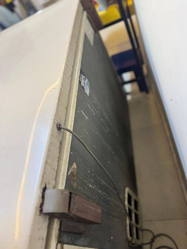 Dawlance Deep Freezer full size in working condition 14