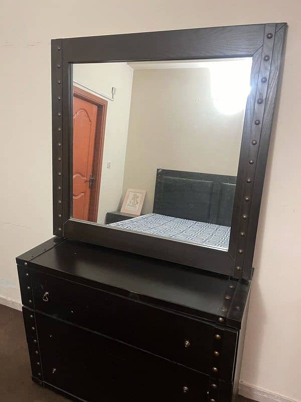 bed set, dressing table , Mattress 4