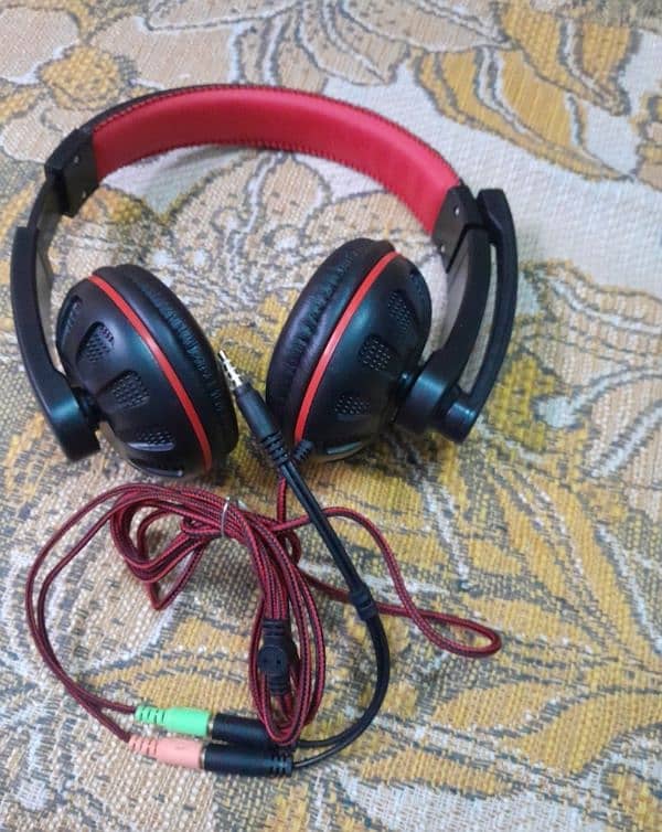 brand new LUNAR headphone is best quality available 1