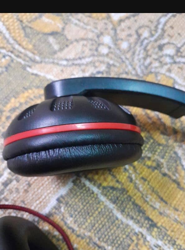 brand new LUNAR headphone is best quality available 3