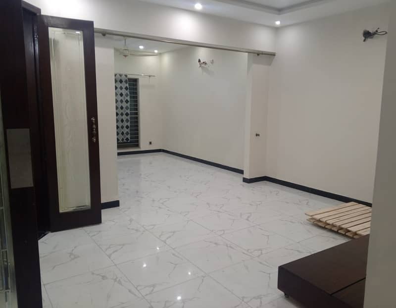 Beautiful 10 Marla 2 Bed Ground Floor For Rent in Dha phase 8 ( 0335-5779339 ) 2