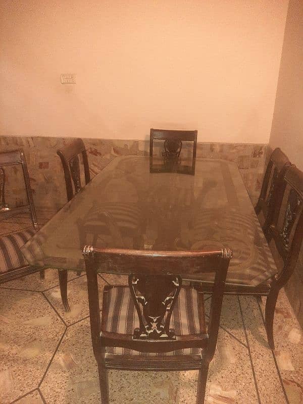 6 seater wooden dine in table 0