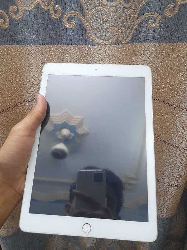 Ipad 6th Generation Urgent Sell 1