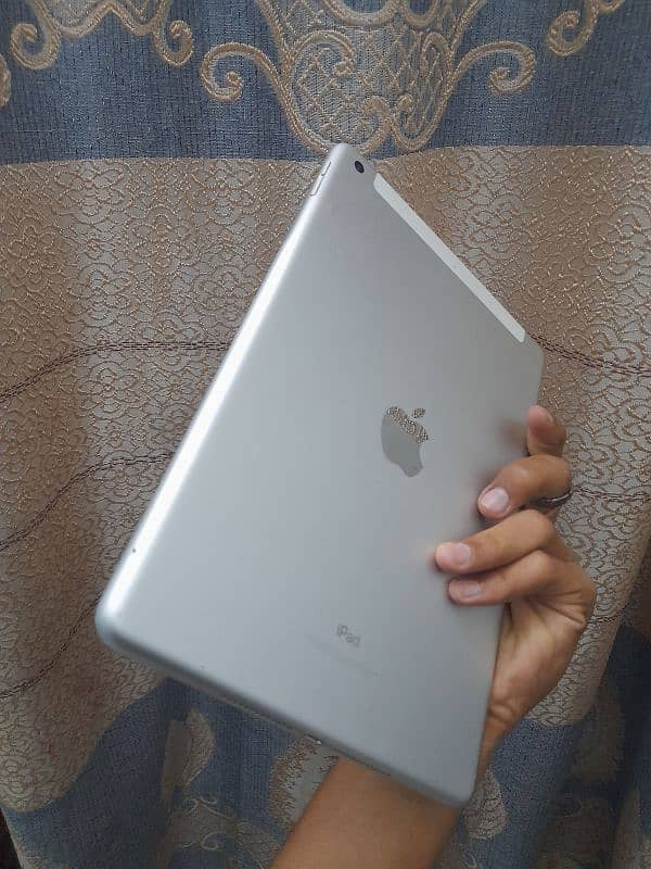 Ipad 6th Generation Urgent Sell 4