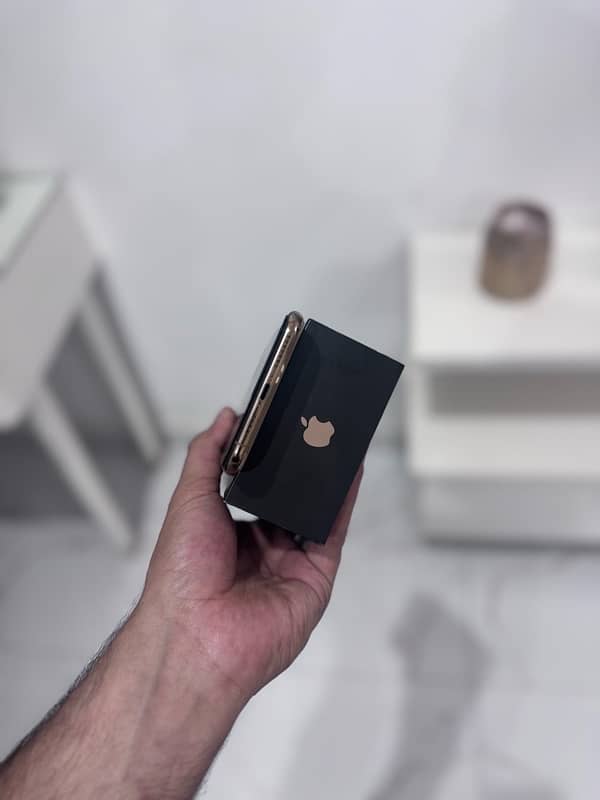 iPhone 11 Pro Max 64GB PTA Approved 4