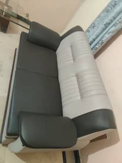 Premium Sofa Set – Like New Condition – 3+2+1 Seater.