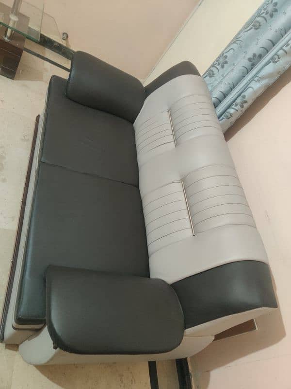 Premium Sofa Set – Like New Condition – 3+2+1 Seater. 0