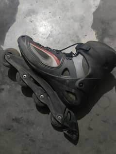 I am salling my skating shoes new condition