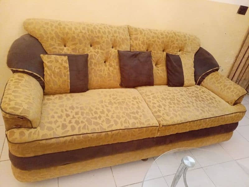 7 seater sofa set with a central table 1