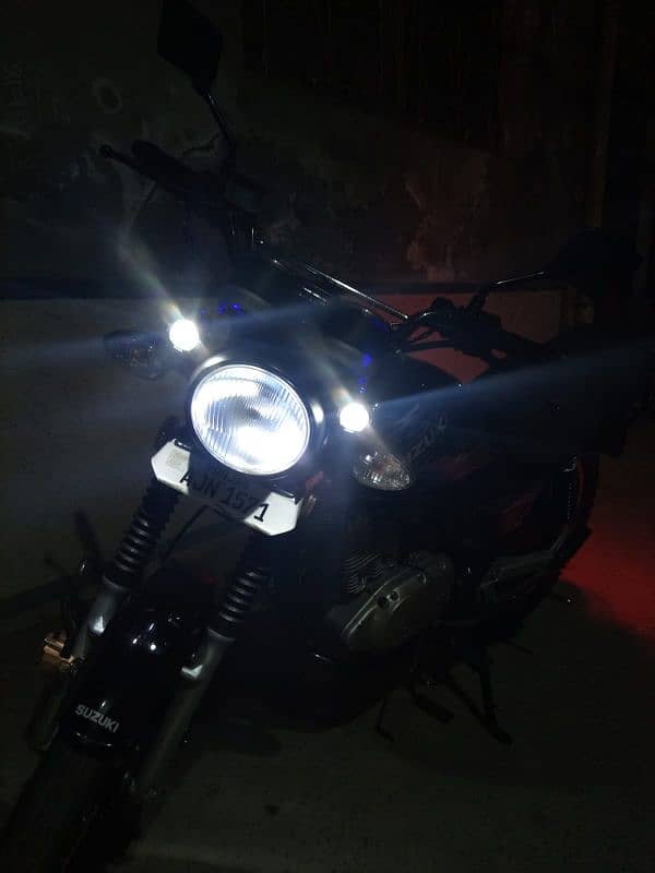 Suzuki Gs 150 SE 8