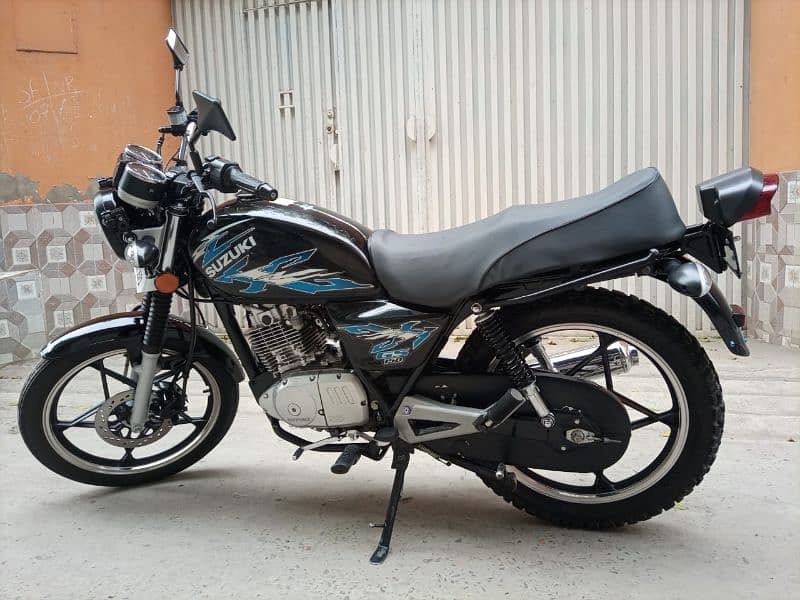 Suzuki Gs 150 SE 9