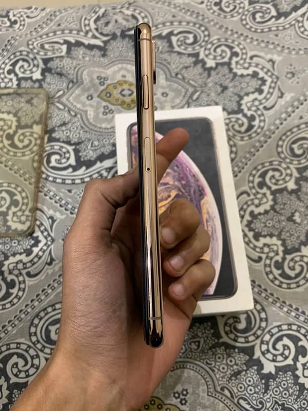 iphone xs max 256gb approved with box 4