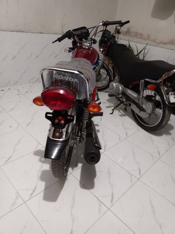 Honda 125 RED KARACHI NUM 0