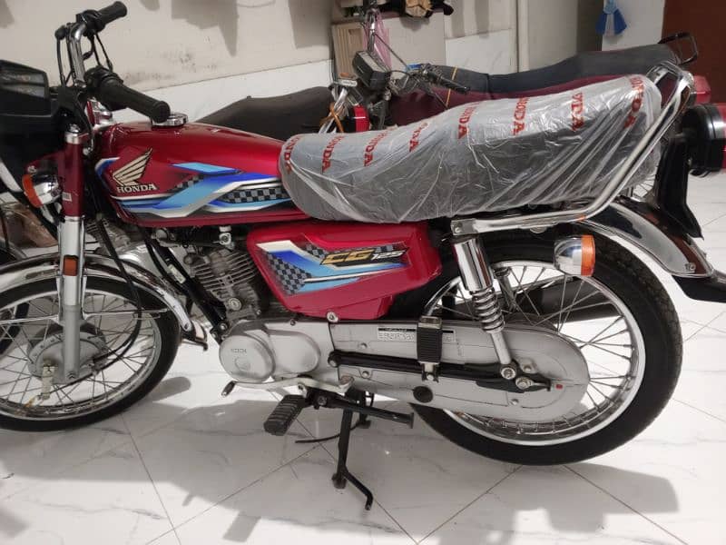 Honda 125 RED KARACHI NUM 2