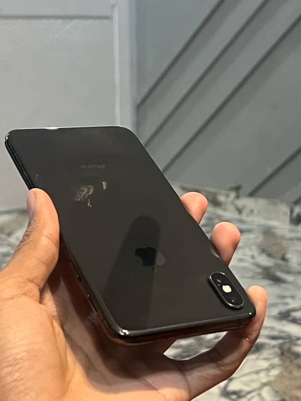 iphone xs max 4