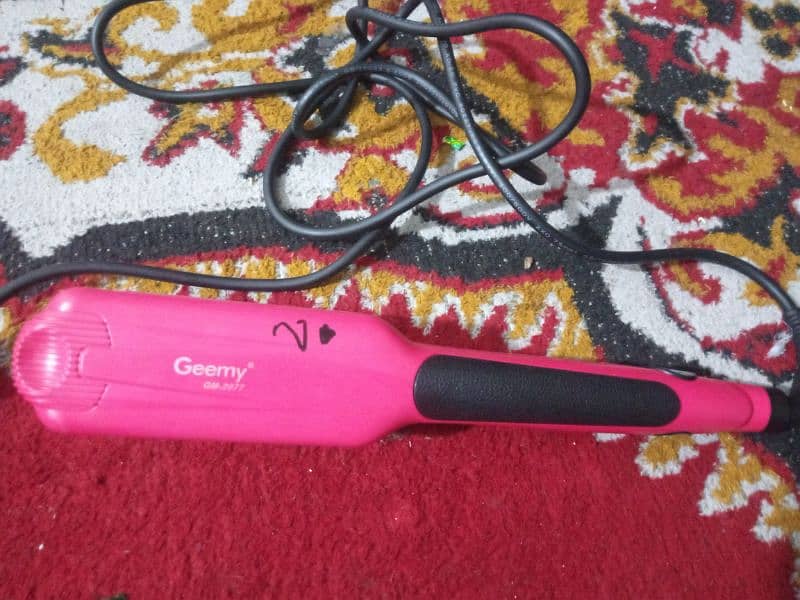 geemy hair straightener 140/220 heat 1