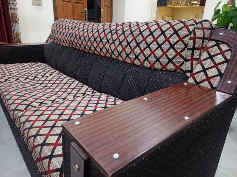 6 Seater Sofa Set in Good Condition 1