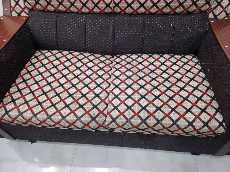 6 Seater Sofa Set in Good Condition 3