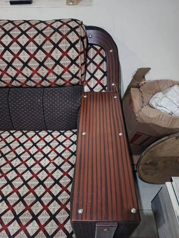 6 Seater Sofa Set in Good Condition 5