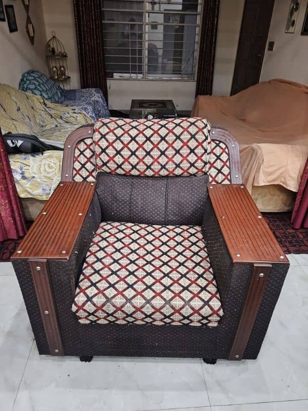 6 Seater Sofa Set in Good Condition 6