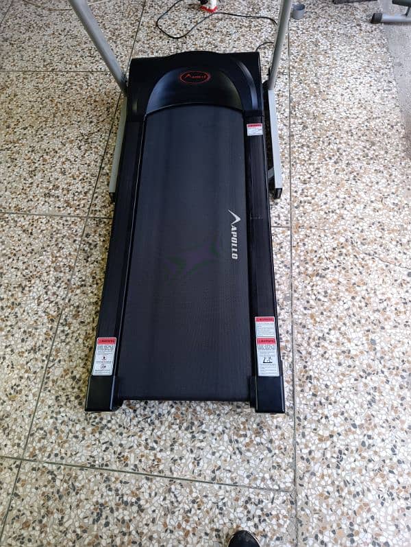 Apollo Air 4 treadmill not opened or repaired original condition 10/10 2