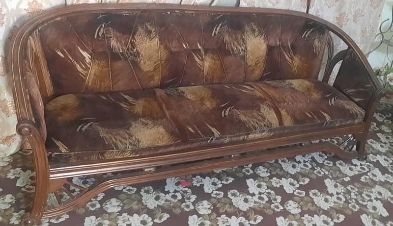 7 seater sofa set in good condition 2