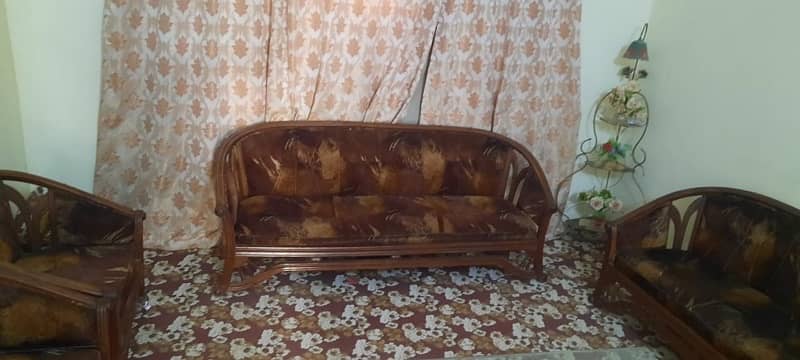 7 seater sofa set in good condition 3