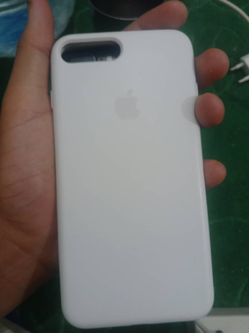 Apple iPhone 7 Plus 0