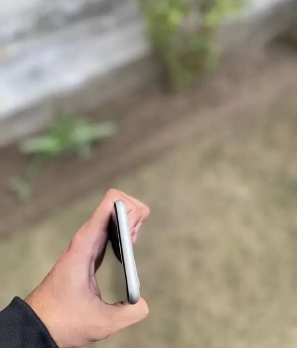 iPhone 11 128gb non PTA factory unlock need cash no exchange 1