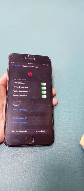 iphone 7 plus 128 gb factory unlock 10/10, condition betery health 70 9