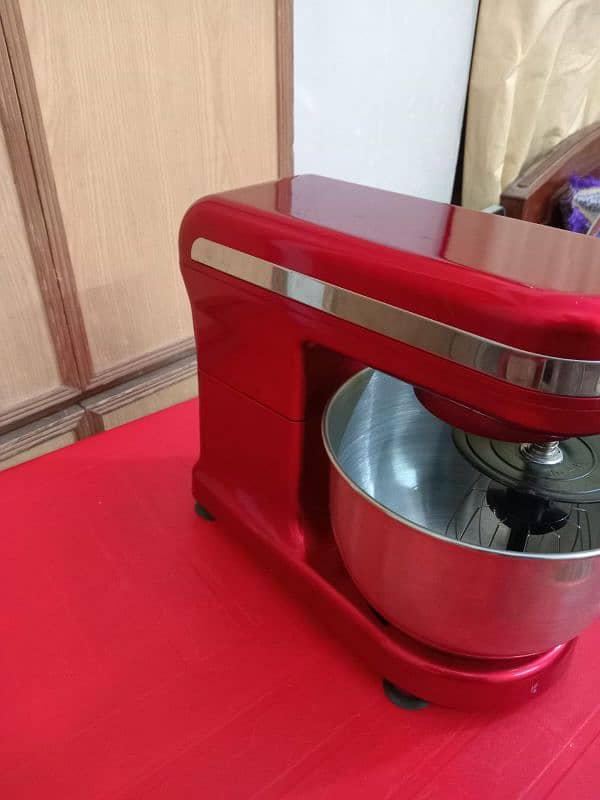 Homemaker Electric Stand Mixer and Dough Maker 4