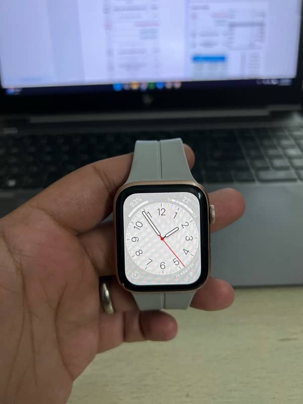 Apple Watch Series 6 44MM Gold 0