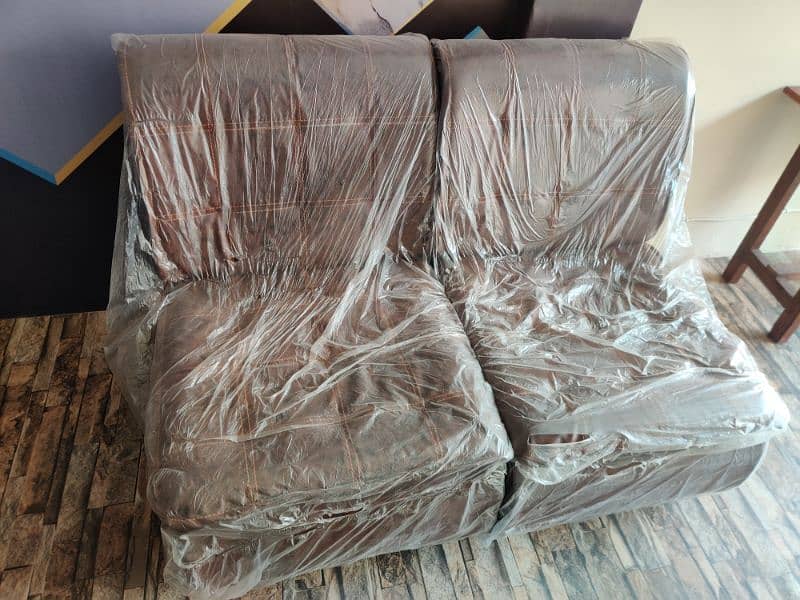 4 sofa and 1 chair new only 20 days used 0