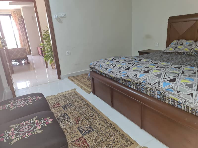 1 bad daily basis pay luxury apartment available 6