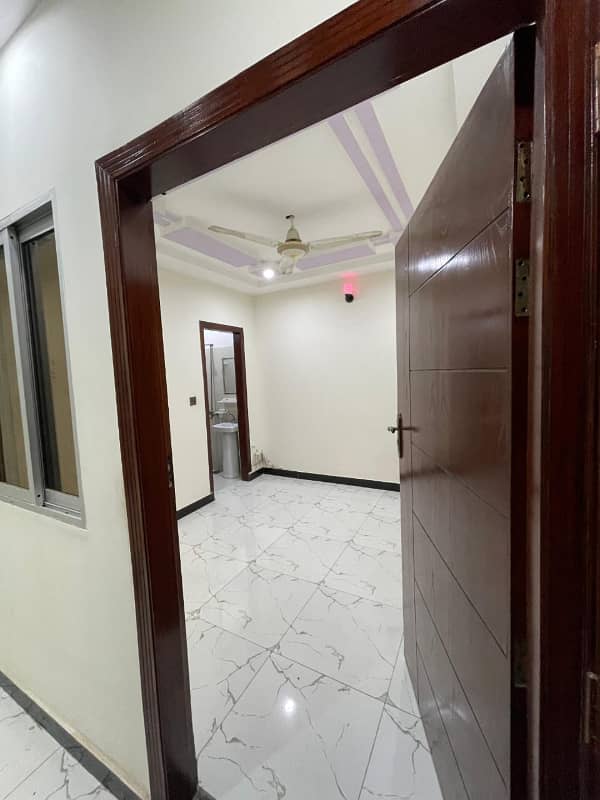 Brand new Faimly flat for rent Ground floor totally separate yousaf coluny 3