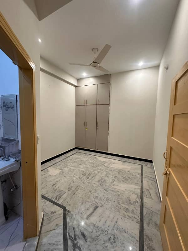 Brand new faimly flat for rent yousaf coluny 4