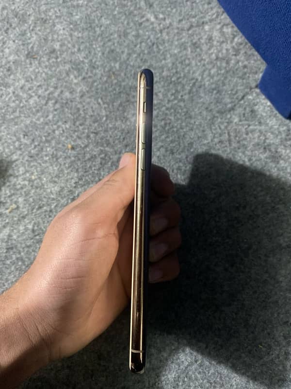 iphone 11 pro max 256gb PHYSICAL SIM PTA APPROVED ONLY 3