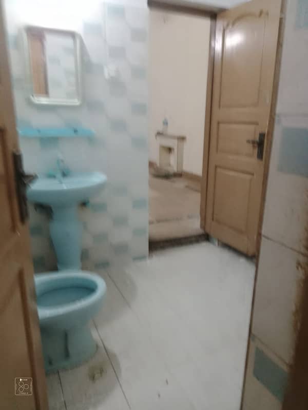 Upper portion for rent extension 3rd floor 6