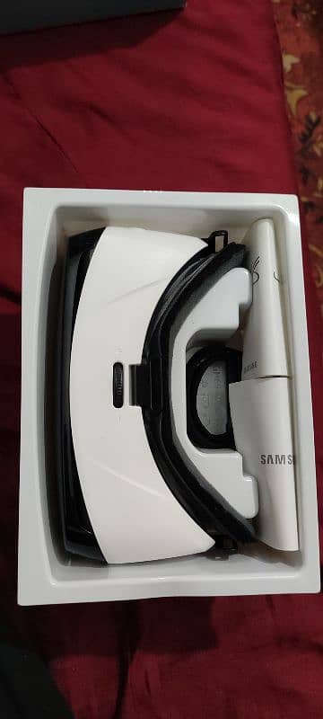 Samsung VR Gear Box 2