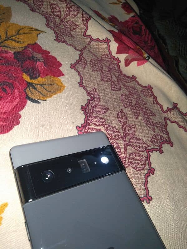 pixel 6 pro 12gb 128gb 9/10 condition 1